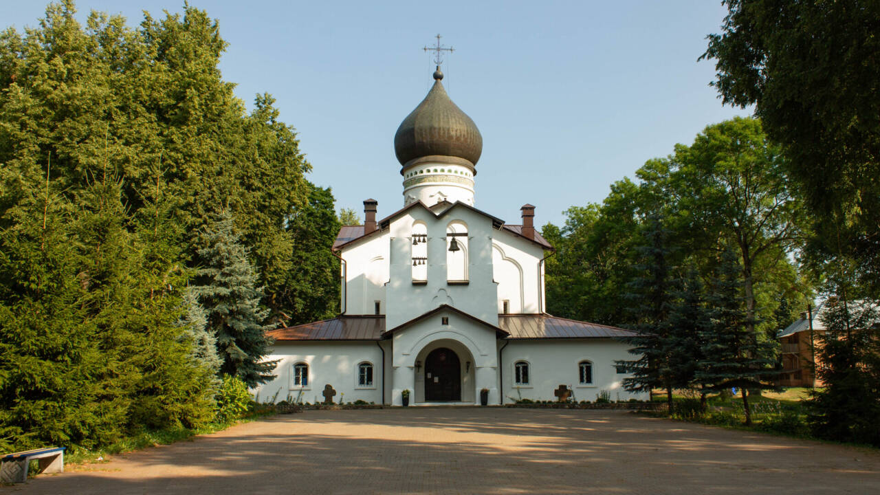 Гдов